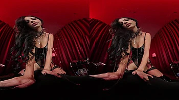 Asteria mit großen Titten gefesselt und mit Fußjob gefickt