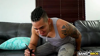 El culo enorme de Valentina te vuelve loco