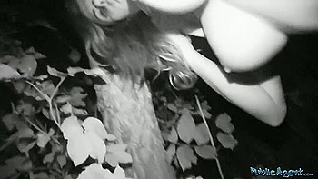 Outdoor Casting: Brünette Teen wird hart gefickt