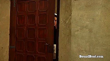 Lesbisches Teen mit Femdom und Strap-on Sklavin