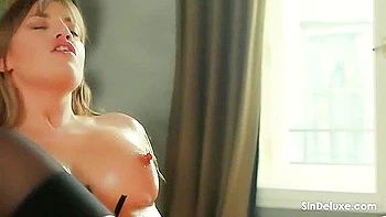 Lady Dees große Titten und Arsch Gruppensex