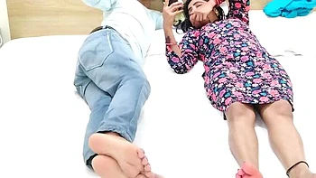 Indische Mutter Kajal hart von hinten gefickt, Riesentitten-Blowjob