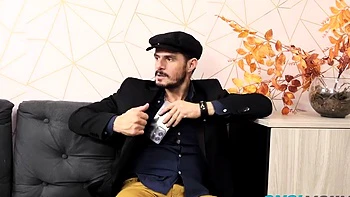 Rothaarige Cintia Lara bekommt harten Anal- und Blowjob