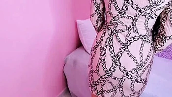 Chaima, BBW arabe, baisée en levrette par une grosse bite saoudienne