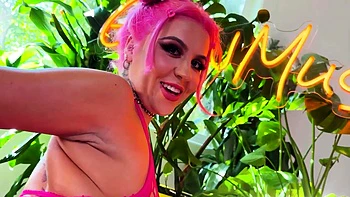 Tattoo-Luna fickt wie ein Star