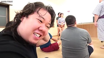 Interview d'une journée avec la seule femme dans une écurie de sumo - Sous-titres anglais