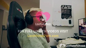 Pelirroja cachonda follada duro a cuatro patas en lavadora