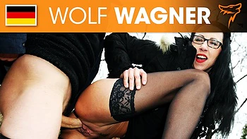 Milf alemana coqueta Stella Star follada en la calle