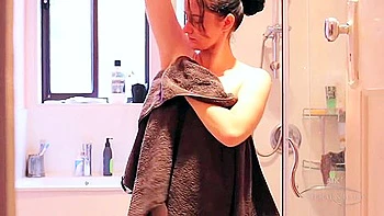 Aeryn Walker Takes Shower And We Can Snoop On Her!