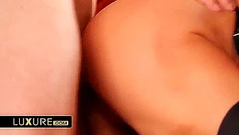 Виктория Нова ебется с большим членом в куколде