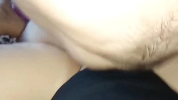 El padrastro me folló todo el día con su semen en boca y coño