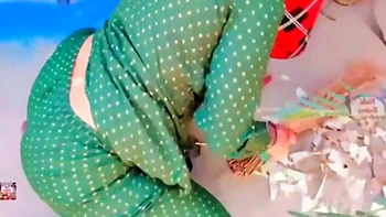 Neues Solo-Sexvideo mit indischer Schönheit Sara Khan