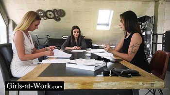 Trío travieso con Carollina Cherry y Ariana Cortez