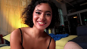 Dani Diaz te la folla a mano y acaba en tu cara