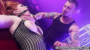 Son maître baise toutes ses trous à fond