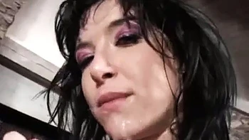 Tiffany Hopkins en trío interracial: mamada, perrito, vaquera