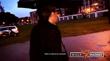 Conny Dachs follada con polla grande, mano y dedos