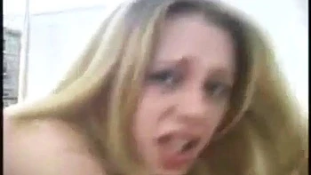 Лекси Мэттьюс сосет член и скачет блондинка в интеррасе