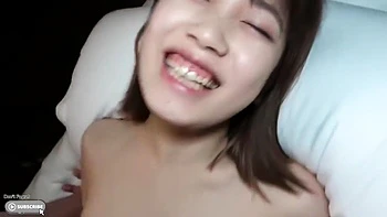 Adolescente asiática fodida com creampie em POV