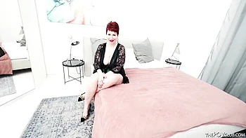 Liza Pinelli fickt mit großen Titten im POV und schmeckt Sperma