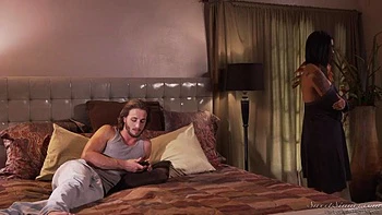 Boquete sexy, doggy e cowgirl com garganta funda e gozada