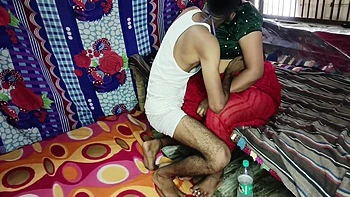 Demi-frère baise durement la belle-fille ronde