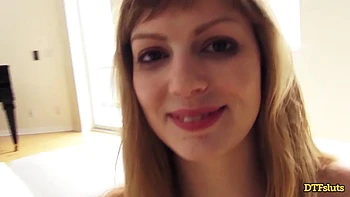 Dolly Leigh vierge anale fait ses débuts en cul avec un étranger bien monté