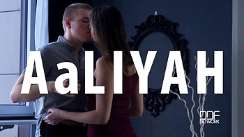 Подросток сосёт член в чулках и белье