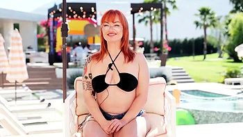 Emma Magnolias heftiger Latin-Group-Fick bei Ricky's