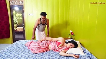 Couple Desi chaud baise en chambre, pipe amateur et cunnilingus