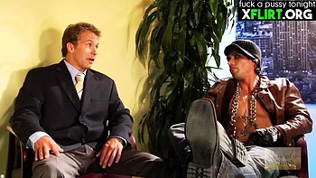 Milf tetona Lisa Ann chupando y follando a lo vaquera