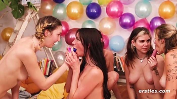 Deutsche Amateur-Lesben-Dare 3