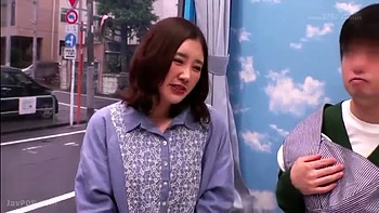 Esposa asiática amateur follada con polla grande