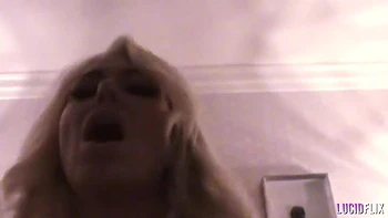 Sextape vintage avec la milf blonde Taylor Vixen