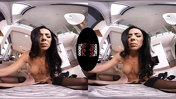 Hentai VR: perrito, cowgirl y misionero