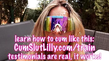 Blonde MILF mit fettem Schwanz gefickt und vollgespritzt