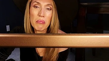 LinaBlackly asiatique aux gros seins attrapée et dévorée POV