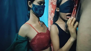 Namorado indiano fode a linda enteada de 18 no ménage à trois