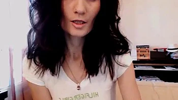 Любительский минет и игра с дилдо на вебке