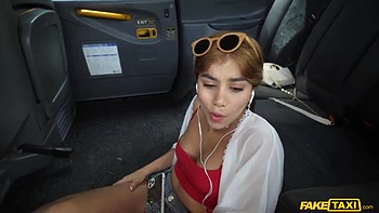 Adolescente rousse péruvienne baise hardcore en POV