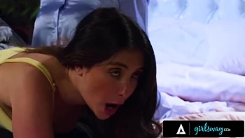 Pequeña Jane Wilde aburrida recibe castigo duro de niñera Lilly Bell