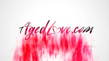 Francesca mûre gicle après fellation et doigté