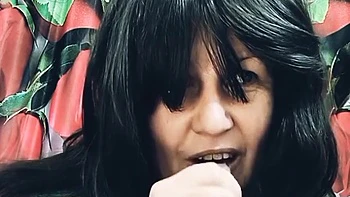 Брюнетка деси MILF жена трахнута до полной разрухи