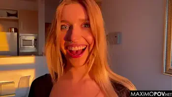 Visited a Friend in Barcelona and Filled her Mouth