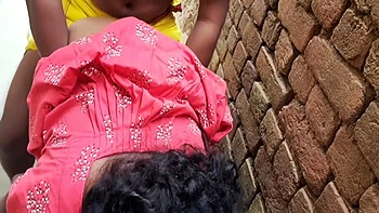 Sexy madrasta indiana fodendo no amador