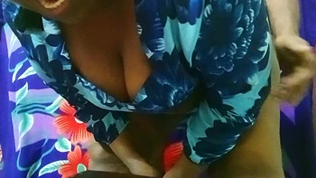 Тамильская жена трахается в жесткой позе с мужем