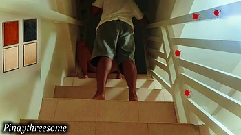 Ma maîtresse me suce pendant que son mari est là