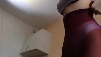 Süße 18-jährige Minette liebt großen Schwanz draußen