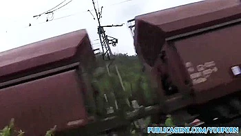 Victoria sin vergüenza se folla otra vez por dinero