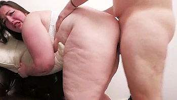 Compilation hardcore d’ados BBW suçant et baisant fort